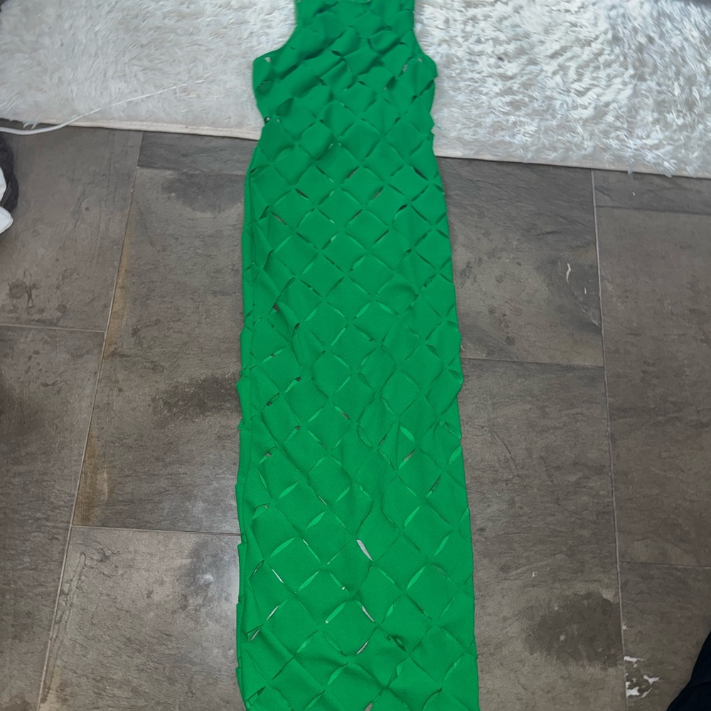 On Running Vivid Green Cutout Backless Maxi Gown - Picture 4 of 6
